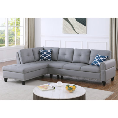 Canapé d'angle en L 3 pièces, revêtement en similicuir gris, idéal pour les soirées cinéma et jeux, siège central rabattable, porte-gobelets, coussins décoratifs, rangements assortis, structure robuste, coussins en mousse, 8 réglages de hauteur.