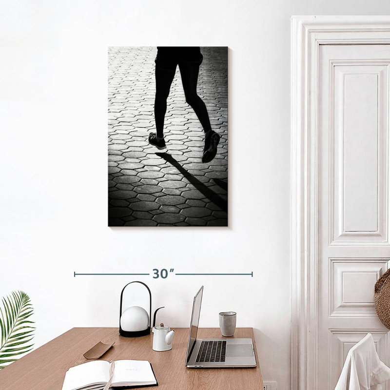 Sireci BW Jogging, 30" H x 20" W
