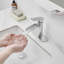 Robinet de salle de bain cascade à un trou avec ensemble de drain Robinets de lavabo de salle de bain à poignée simple Robinets de lavabo en laiton avec plaque de pont-115639756