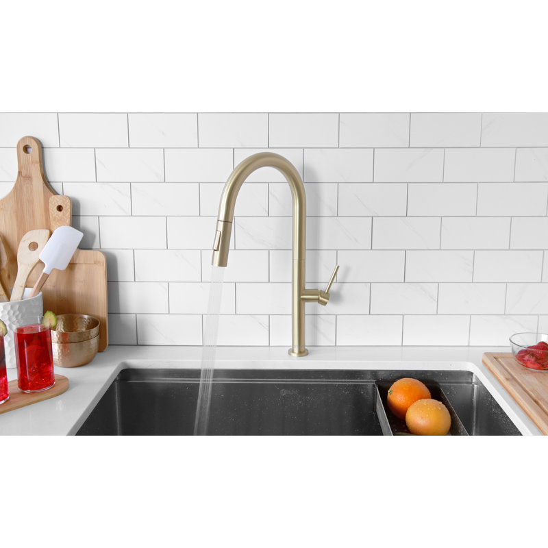 Catania Modern Single Handle Kitchen Faucet, Doré