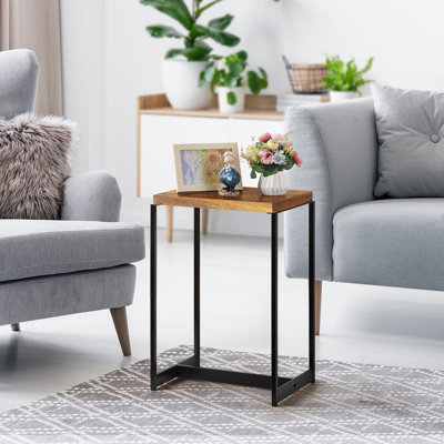 Table de bout à tréteaux et prises intégrées Farzona 23,4 po de hauteur