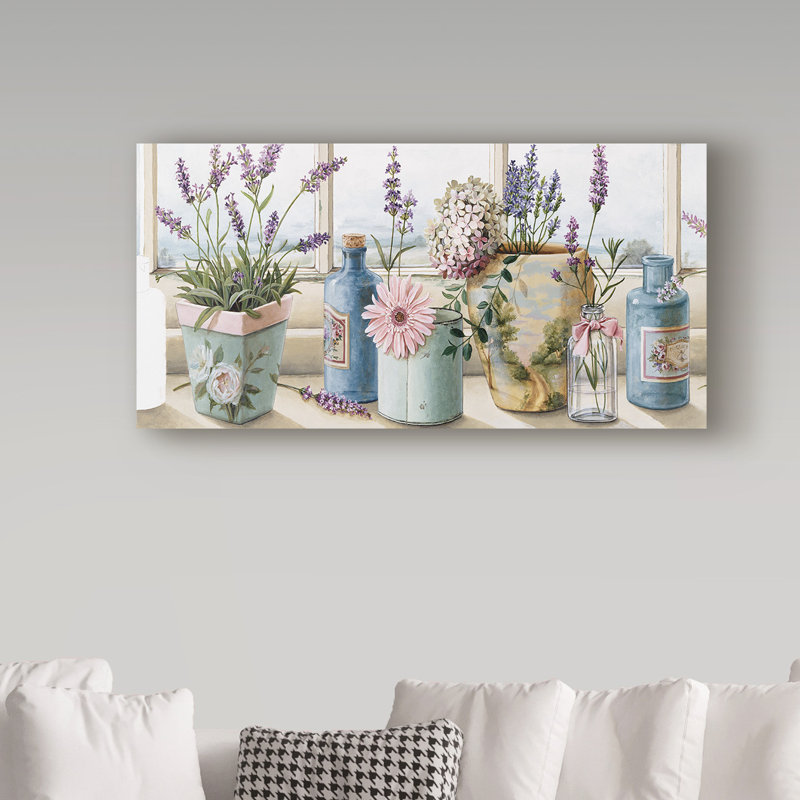 Fleurs sur le rebord de la fenêtre par Lisa Audit, H 16 po x l 32 po