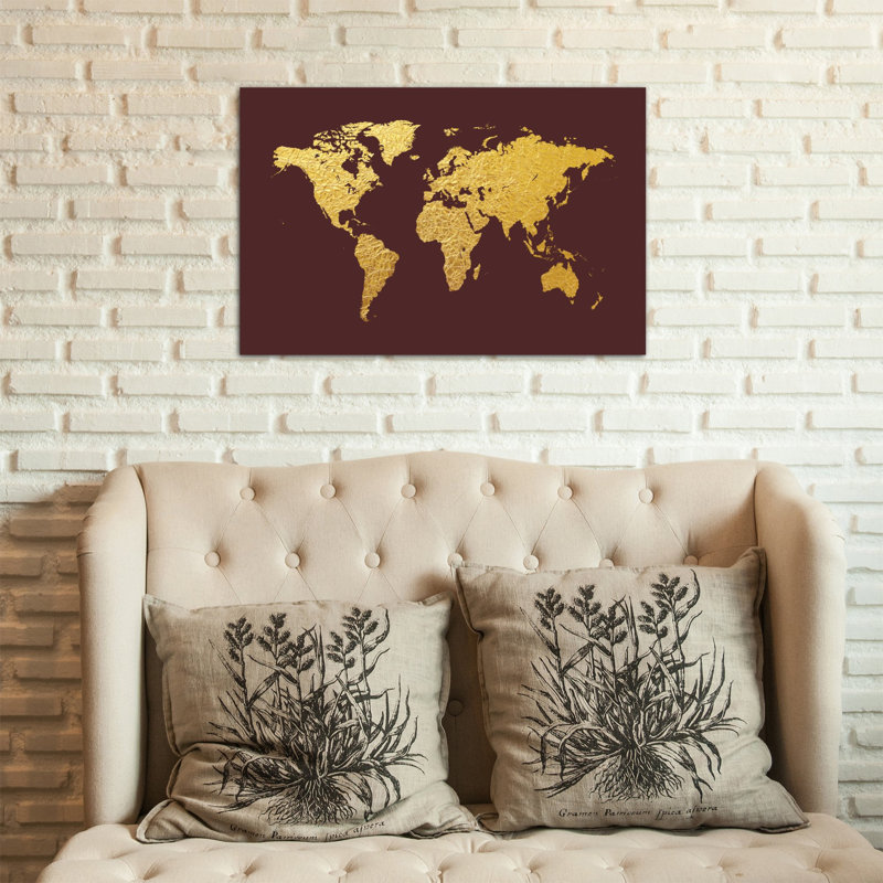 Carte du monde : feuille d’or sur toile tendue, impression sur toile tendue cordovan, H 26 po x l 40 po x P 1,5 po