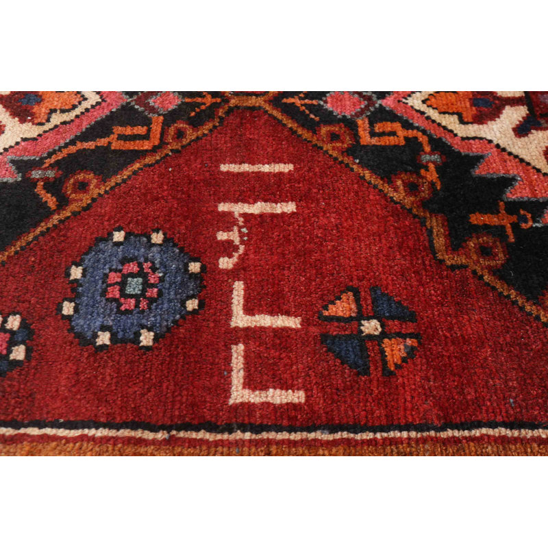 Tapis rouge Anadol 3 pi 7 po x 9 pi 7 po