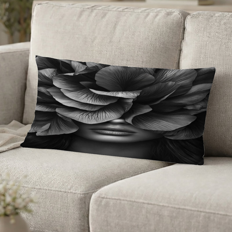 Coussin décoratif imprimé Femme à la mode - Portrait floral de femme en noir et blanc - Photo III, H 12 po x l 20 po