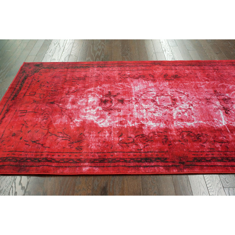Tapis rouge Frieell, 4 pi 11 po x 8 pi 2 po