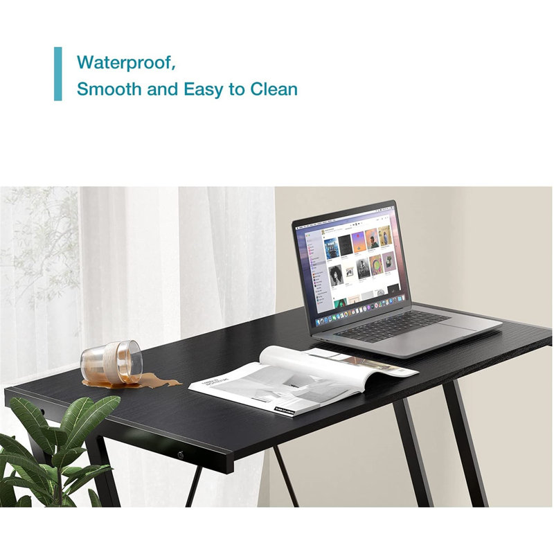 Ladislava Desk