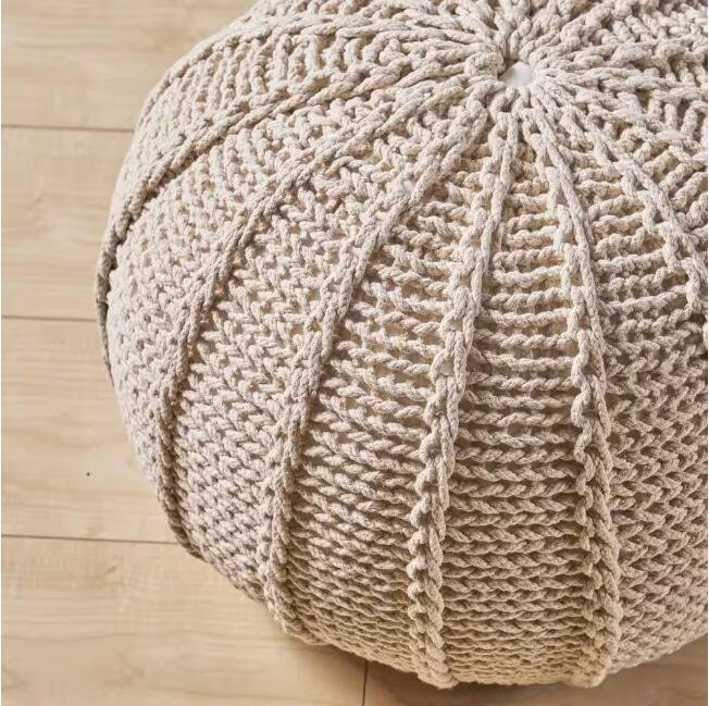 KNITED POUF
