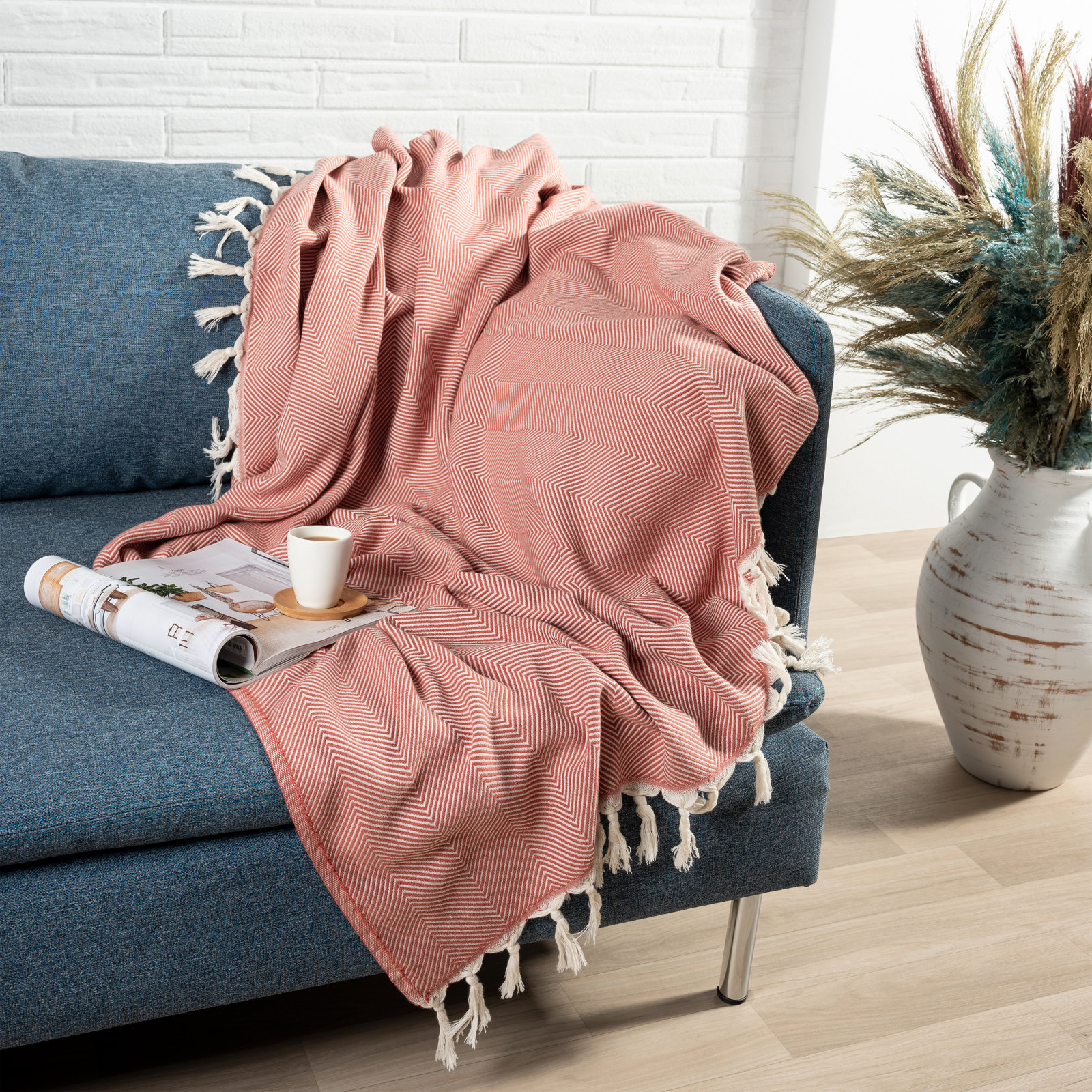 Vincenza Cotton Throw Blanket, Red