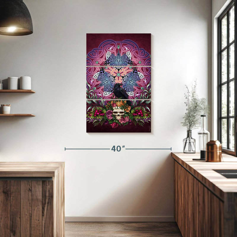 Totem celtique Brampt's Ravens de Brampt, H 38 po x l 24 po