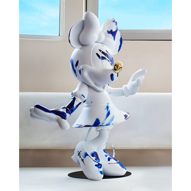 Minnie Mouse ONE MINUTE White & Blue Limited Edition 24in