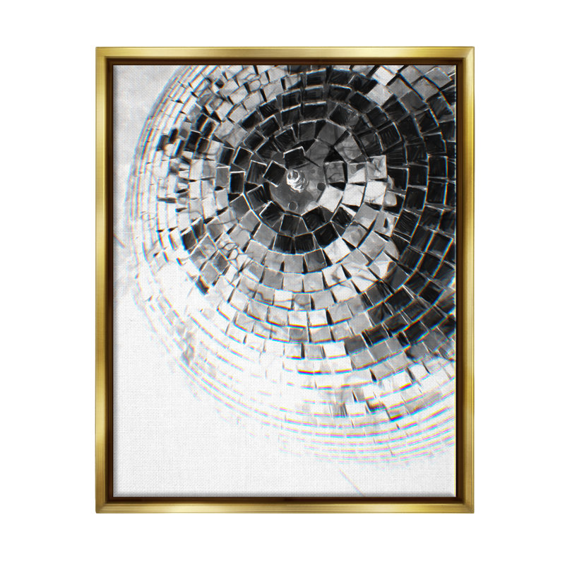 «Fading Disco Ball» par Ziwei Li - photographie sur toile, H 21 po x l 17 po x P 1,7 po, Cadre flottant métallique doré