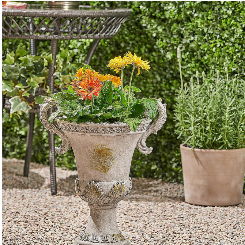 DELPHINE URN