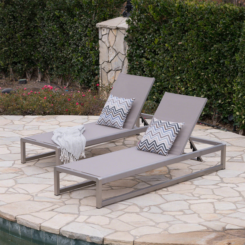 Ensemble de 2 chaises longues d'extérieur avec cadre réglable en aluminium et filet de polyester enduit de PVC gris