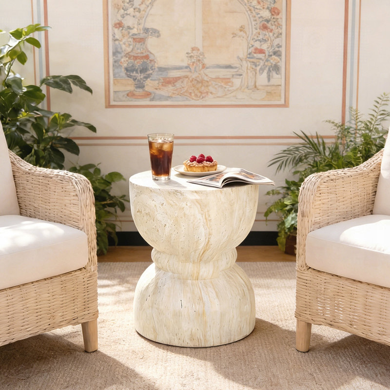 Table d'appoint d'extérieur en béton avec taille arrondie, imitation texture de pierre naturelle pour un décor intérieur et extérieur