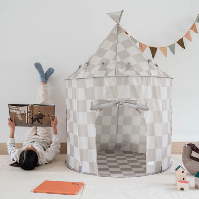 3 Sprouts Kids Play Tent Playhouse Castle With Recycled Fabric For Indoor And Outdoor Games In Checkerboard Beige -  UTNCHB