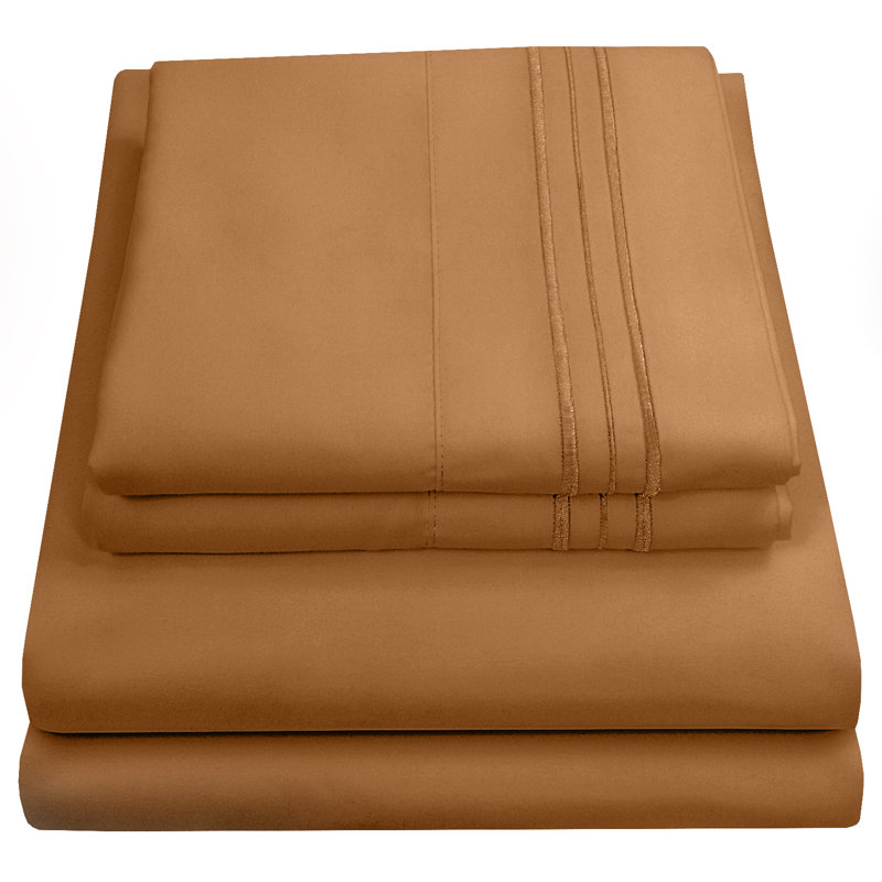 Ensemble de draps en microfibre douce de la série 1800 classique Luxurious offert dans un choix de couleurs unies et de tailles