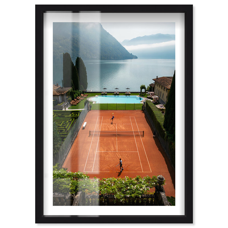 «Lakeside Tennis Shadowbox Print Travel Art Prints» par Notoriart, cadre noir, 25 x 37, H 37 po x l 25 po, Noir
