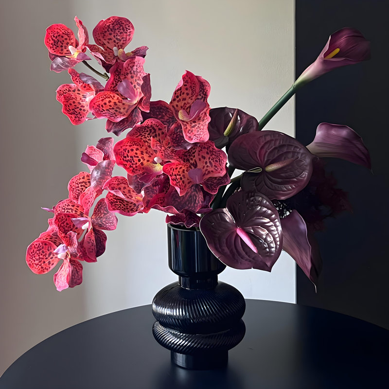 Ornements de fleurs simulées