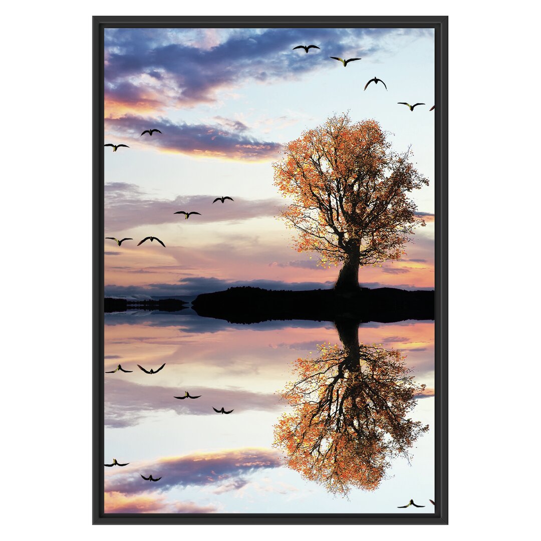 Gerahmtes Wandbild Baum spiegelt sichWasser