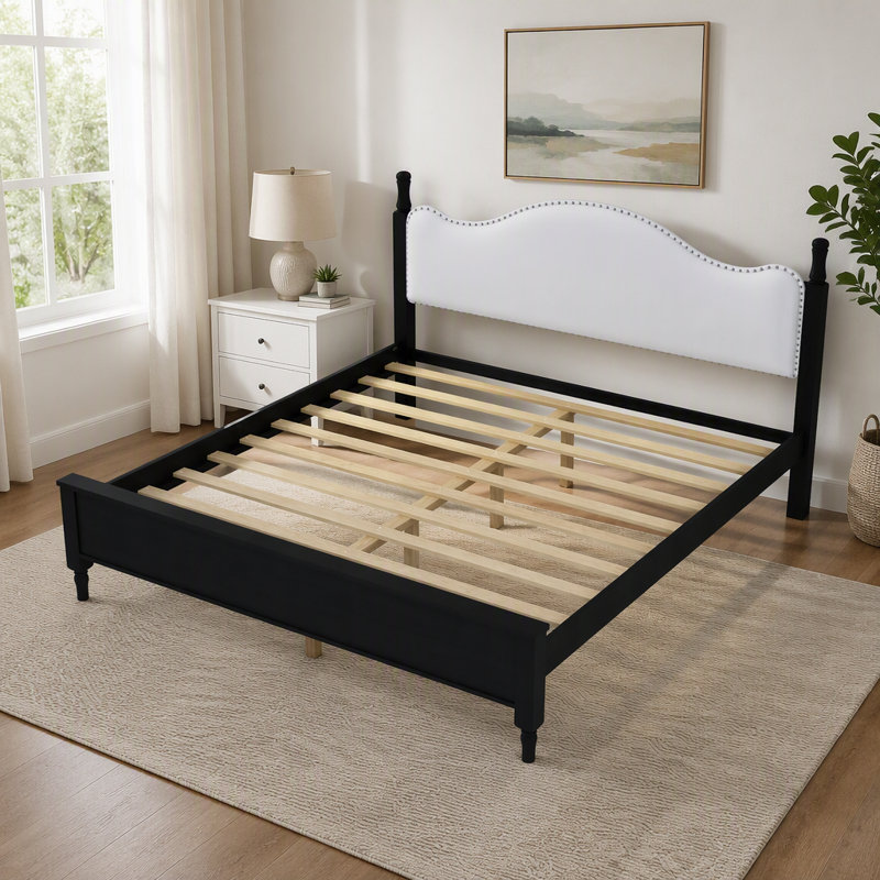 Lit plateforme très grand en bois avec tête de lit tapissier, cadre noir et tête de lit blanche