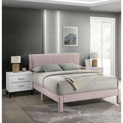 Grand lit de style rose contemporain pour chambre à coucher, tête de lit tapissier avec effet de texture nervurée, structure à profil bas et pieds de chambre à coucher de style stable, discret