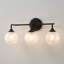 Luminaire de salle de bain 3 lumières à intensité variable moderne avec abat-jour en verre soufflé à la main-133329486