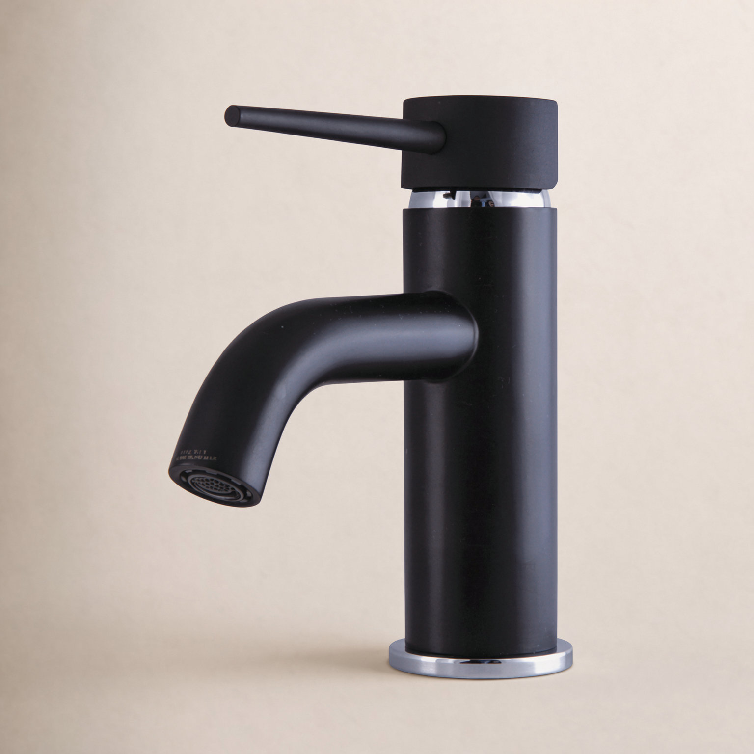 New York Single-Handle Faucet with Drain, Matte Black/Polished Chrome