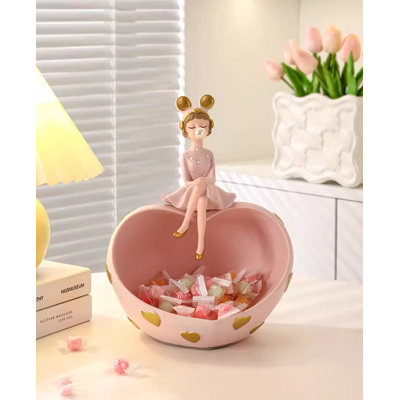 Daline Figurines & Sculptures