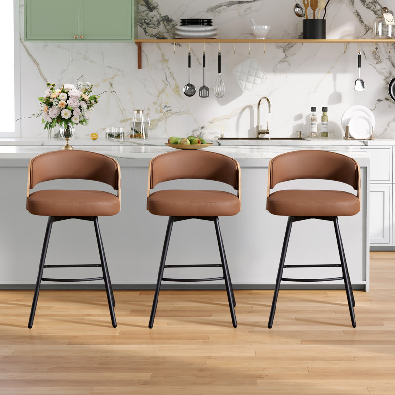 Tabouret de comptoir pivotant en faux cuir 26,77 po avec dossier en bois cintré, Brun whisky