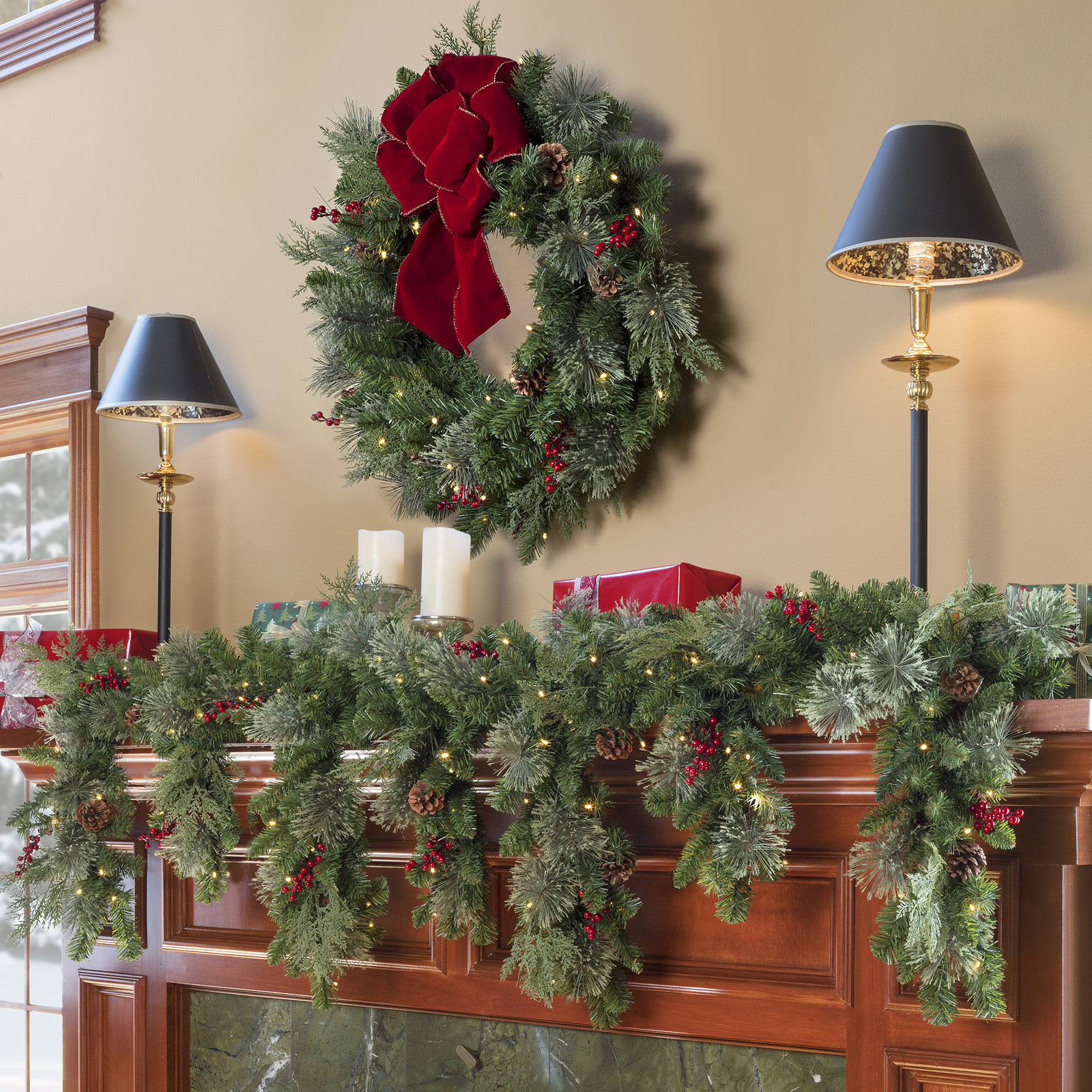 Lennis 24" Pre-Lit Front Door Wreath