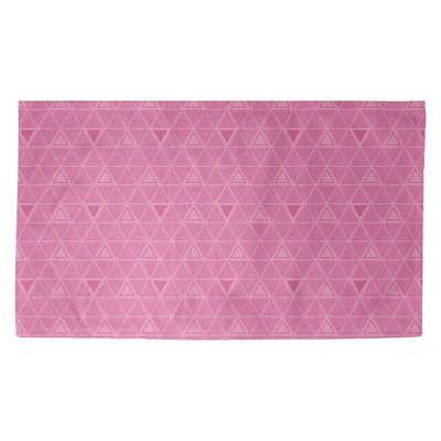 Tapis rose à motif de triangles dessinés à la main