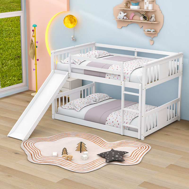 Lit superposé double au dessus d'un lit double en bois avec glissade, Blanc