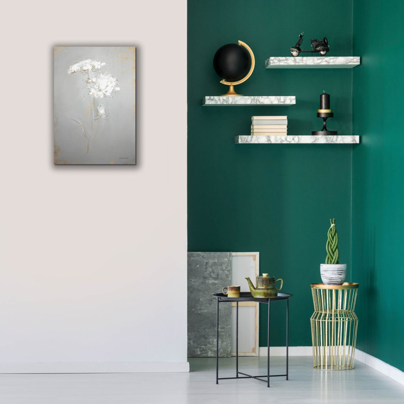 «Epic Graffiti», art floral blanc sur toile 2 par Danhui Nai, H 26 po x l 18 po