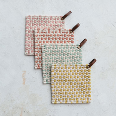Support à casserole au crochet en coton de couleur claire avec boucle en cuir