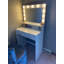 Bureau de coiffeuse avec miroir et lumières, coiffeuse avec grand tiroir, commode de rangement à 2 niveaux et 3 modes d'éclairage à luminosité réglable