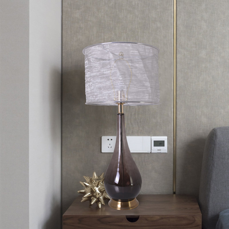 Lampe de table 30 po Leigha, Dégradé gris fumé, H 30 po x l 14 po x P 14 po