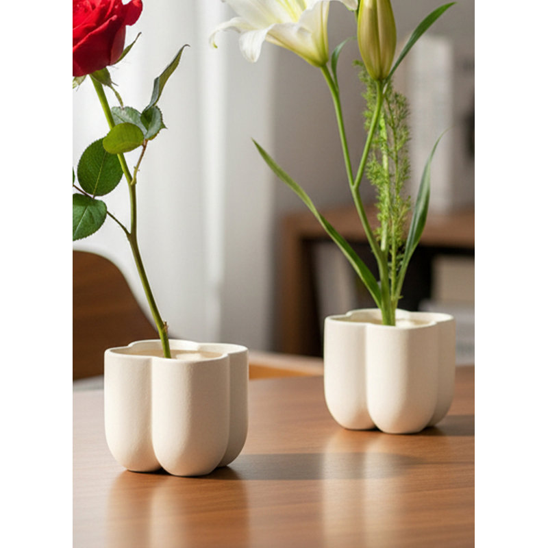  Petala Matte Ceramic Vase, Speckled Round Beige Flower Vase For Short Stems, Floral Arrangements, Decorative Accent For Home, Office, Café Or Reception, 5.5" Diameter & 5" Tall