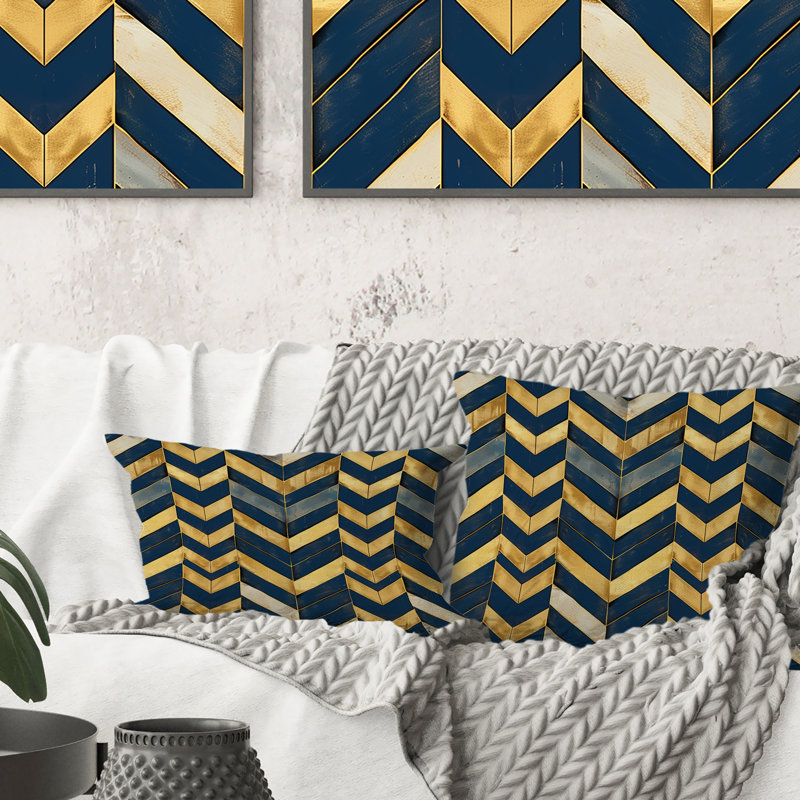 Coussin Mid-Century bleu marine à chevrons imprimé II, H 16 po x l 16 po