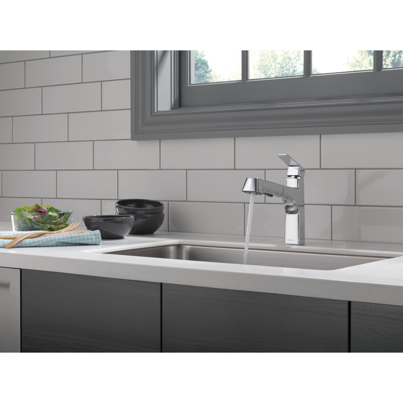 Peerless Faucets Xander Pull Out Kitchen Faucet, Chrome