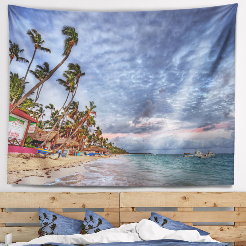 Tapisserie «Seashore Long Palm Trees Bent to Beach», H 32 po x l 39 po