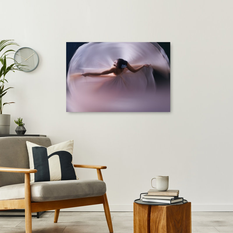 Impression sur toile Ethereal Water Dance Classic Dreamy Elegant, H 24 po x l 36 po