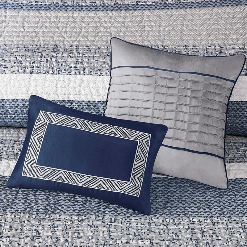 Literie bleu marine - Grand lit/très grand lit avec garniture et oreillers, couette plissée