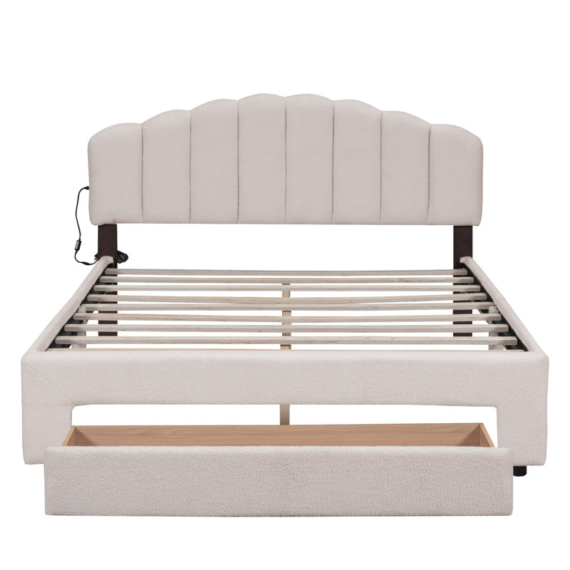 Grand lit plateforme tapissier Teddy