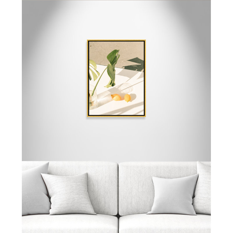 «Citrus & Palms» par Chandra Oh - reproduction encadrée sur toile, H 25,5 po x l 19,5 po x P 2 po, Encadrement doré