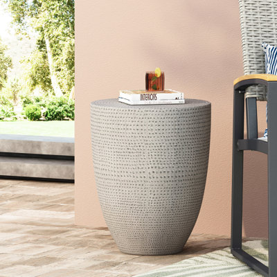 Élégante table de bout en béton léger pour la décoration intérieure et extérieure