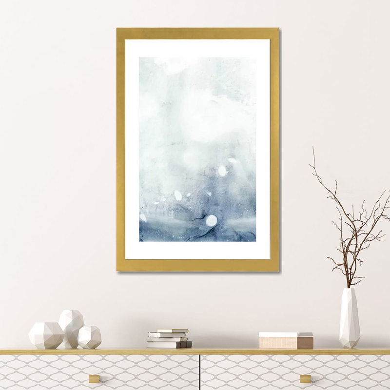 «Rain Bead II» par Ethan Harper - reproduction d'art, H 24 po x l 16 po x P 1 po, Papier encadré doré, Blanc