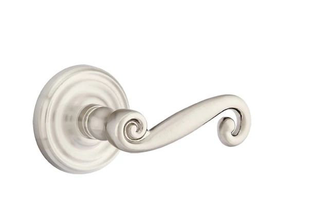 Mortaise intérieure Emtek avec rosette régulière et levier rustique, Gauche, Nickel satiné