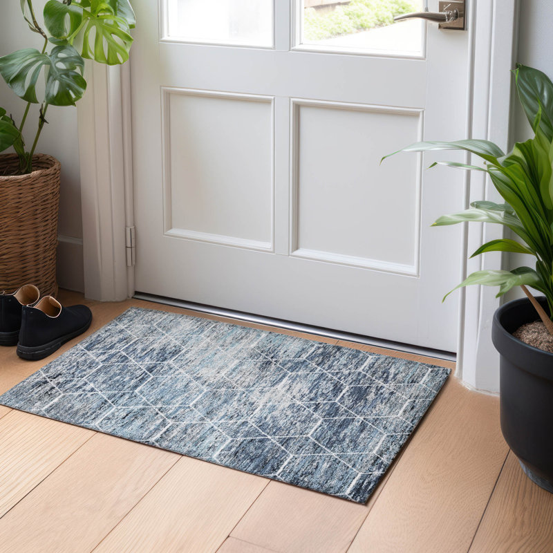 Tapis bleu intérieur / extérieur lavable à la machine Xhevrie, Rectangle 1 pi 8 po x 2 pi 6 po