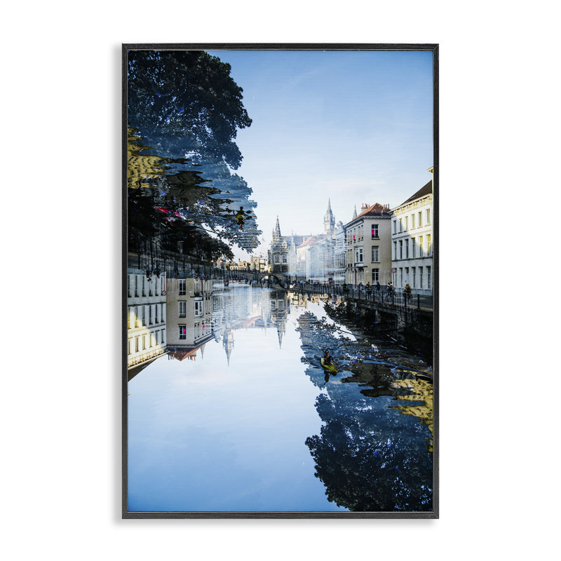 Giclée encadrée, conception par Robin Vandenabeele, H 18 po x l 12 po, Giclée encadrée noir minuit